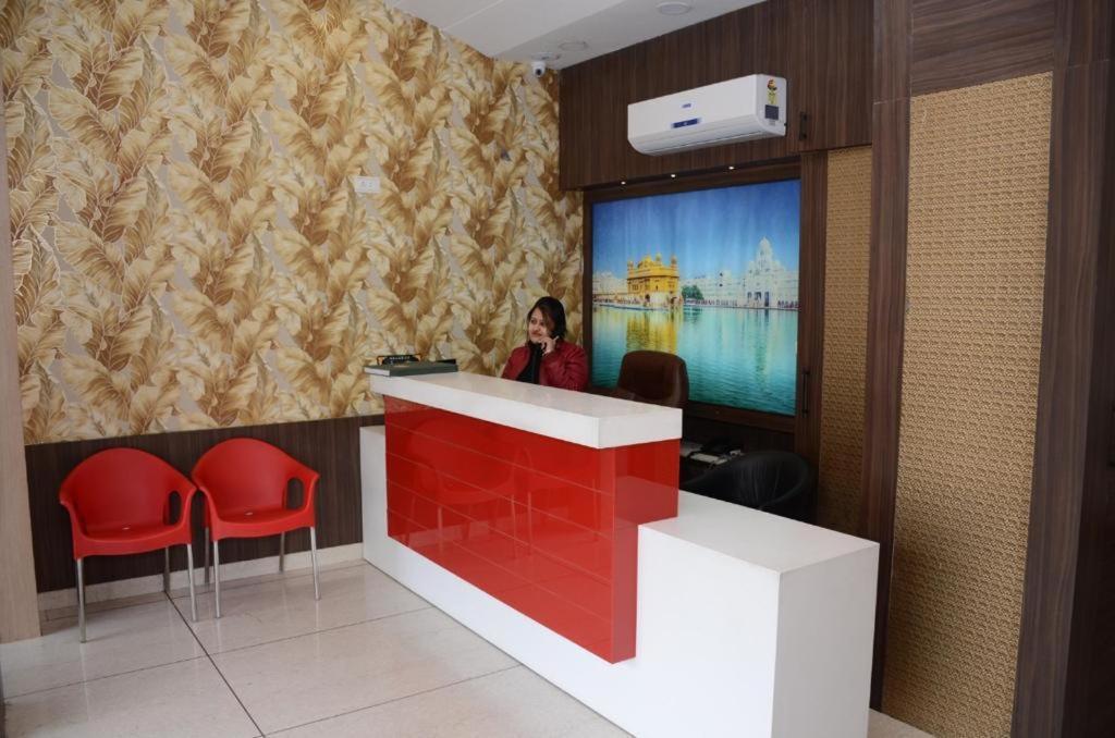 Hotel Robin Inn 阿姆利则 外观 照片