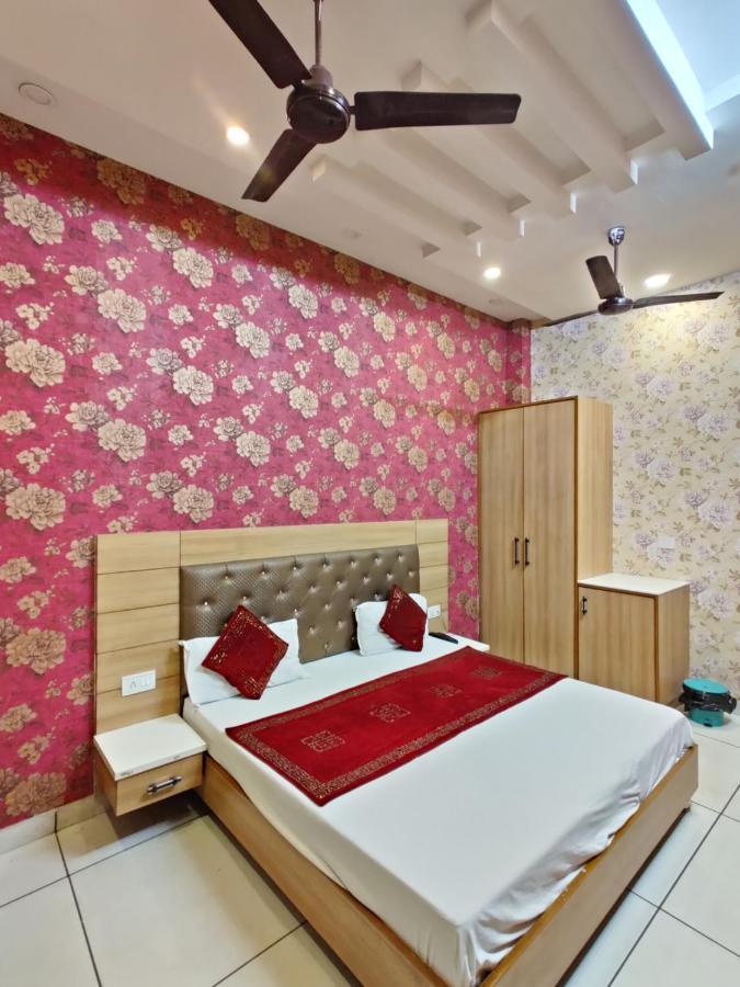 Hotel Robin Inn 阿姆利则 外观 照片