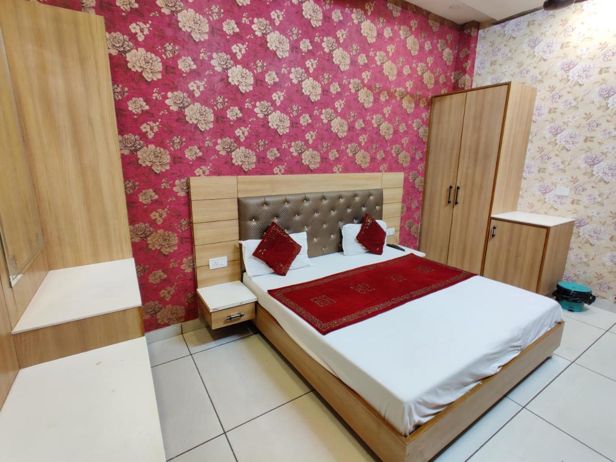 Hotel Robin Inn 阿姆利则 外观 照片