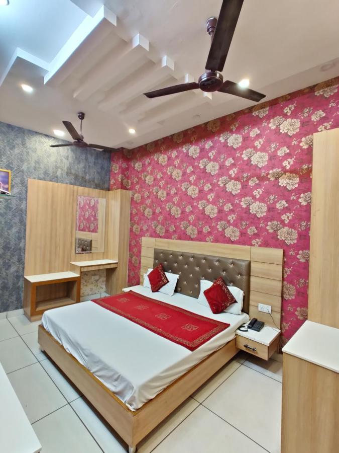 Hotel Robin Inn 阿姆利则 外观 照片