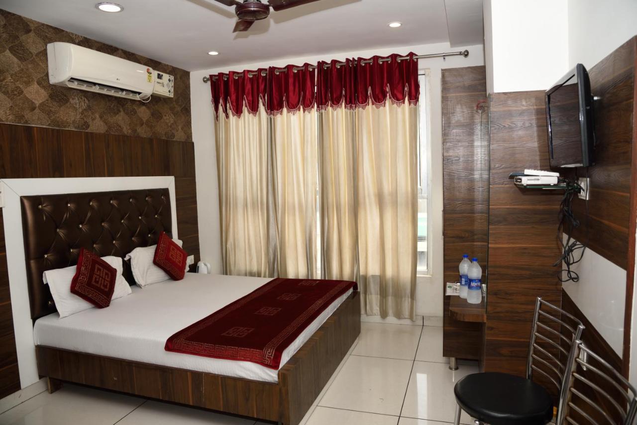 Hotel Robin Inn 阿姆利则 外观 照片