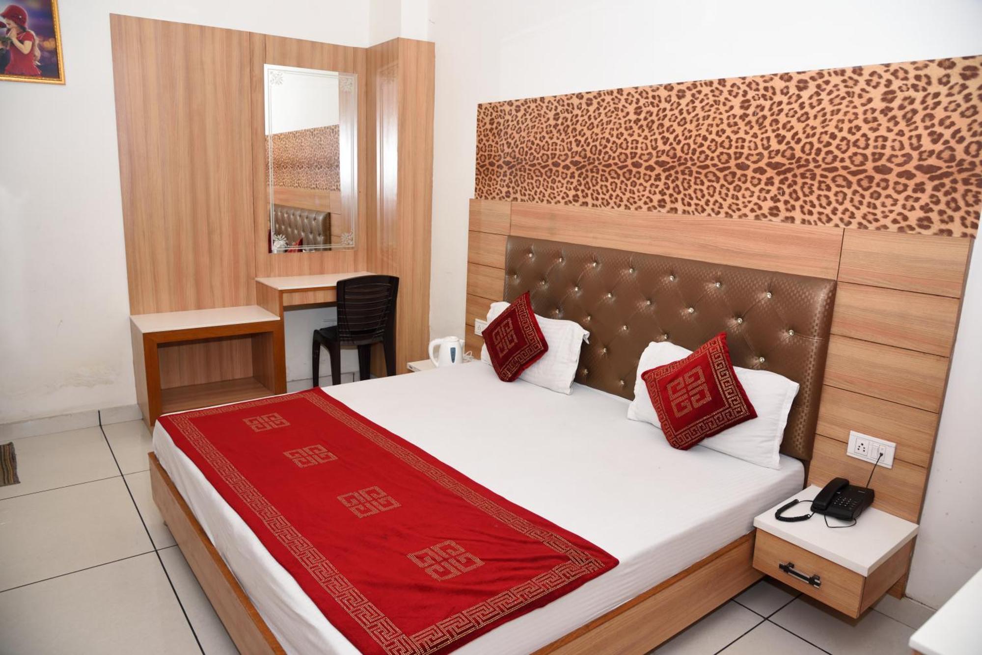 Hotel Robin Inn 阿姆利则 外观 照片