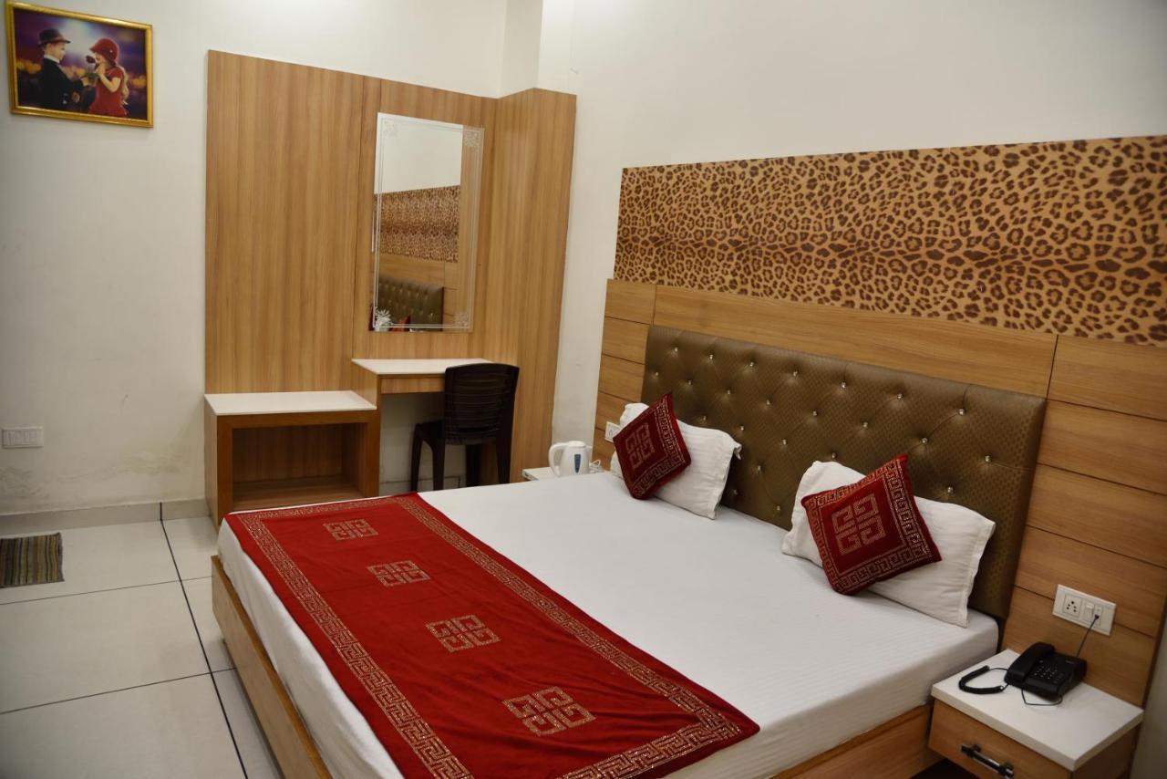 Hotel Robin Inn 阿姆利则 外观 照片